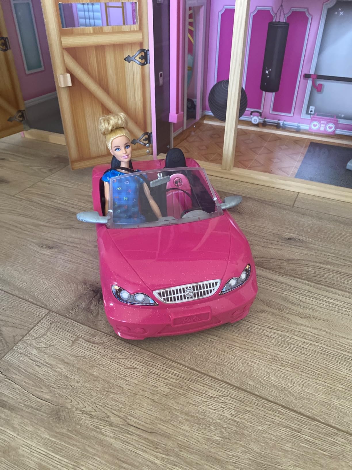 Barbie Playset with Sparkly Pink 2-Seater Toy Convertible Car Featuring Glam Details & Fashion Doll in Sundress & Sunglasses (Amazon Exclusive) customer photo 2