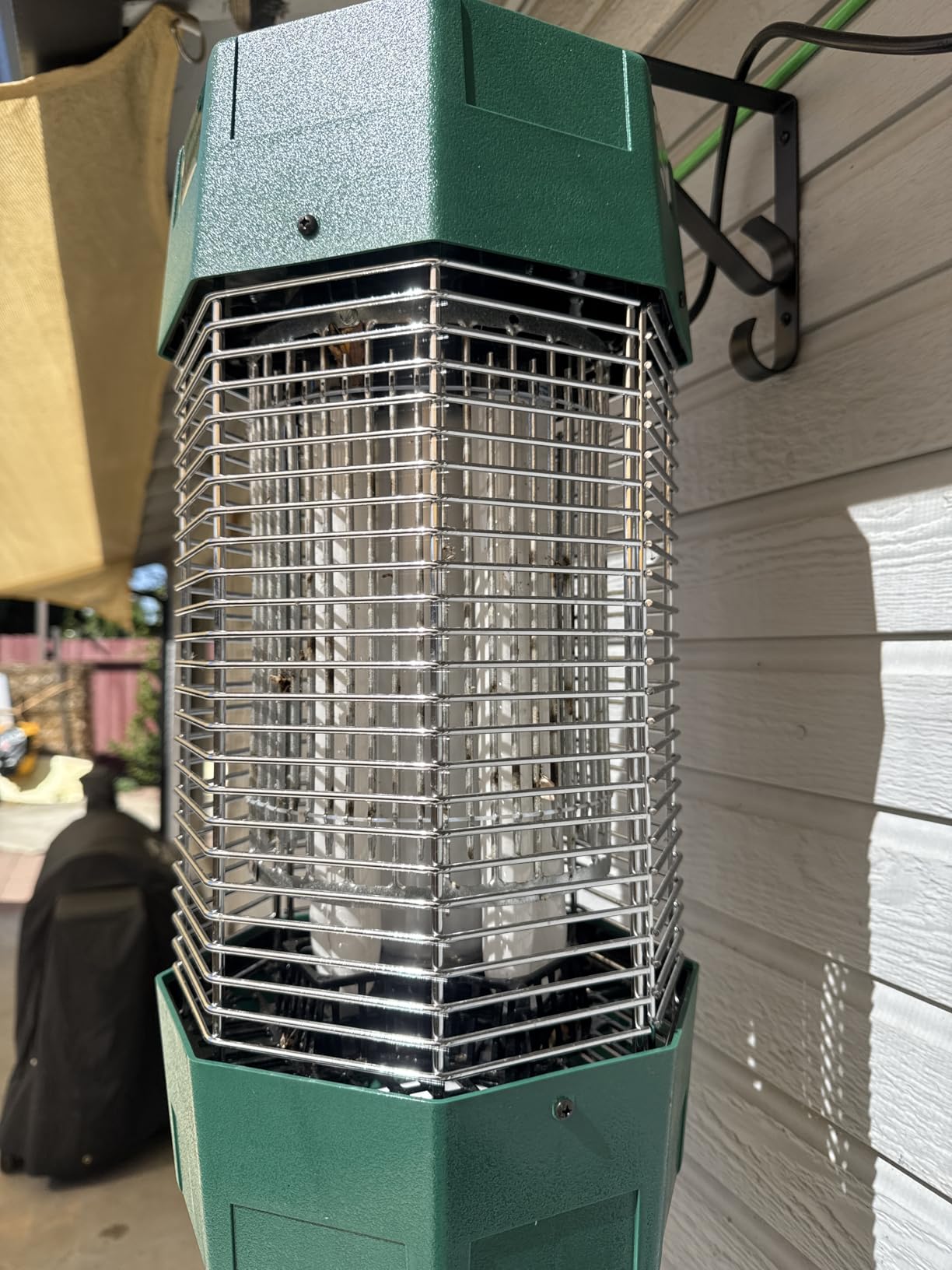 Flowtron Bug Zapper, 2 Acres Outdoor, 120W UV, 5600V, Octenol, Made in USA customer photo 2