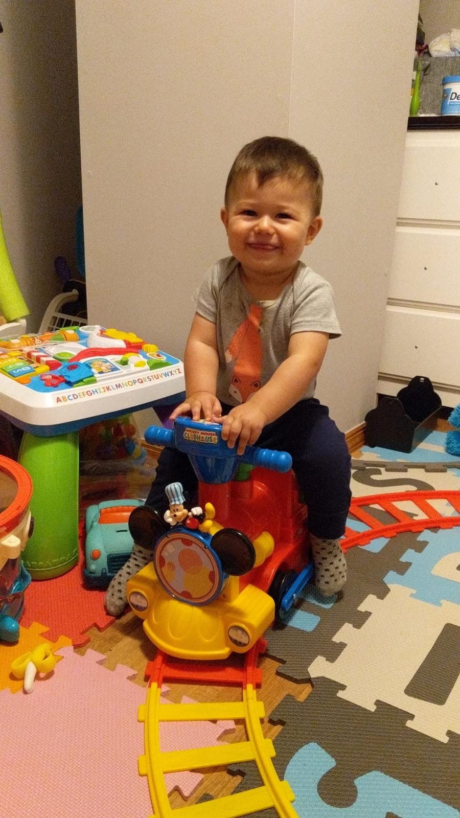 Kiddieland Mickey Mouse Battery Powered Ride-On Train with Tracks & Caboose customer photo 1