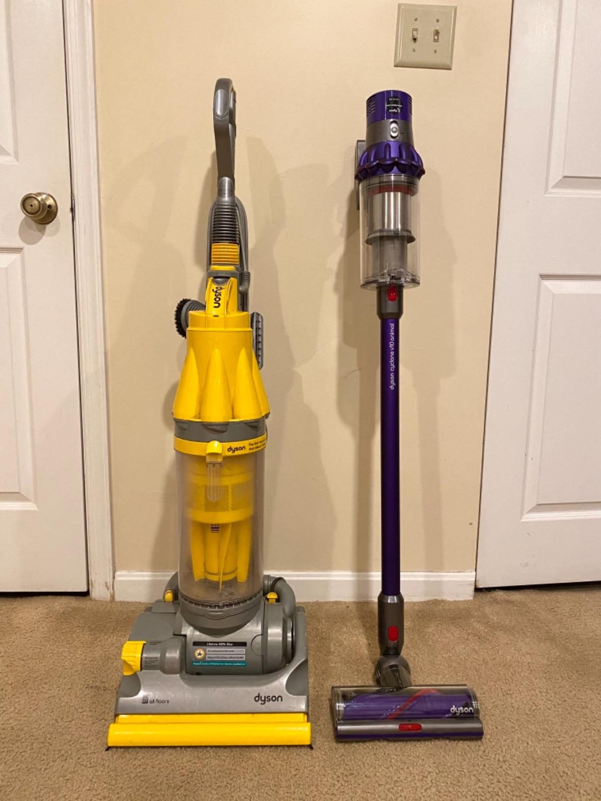 Dyson V10 Cordless Stick Vacuum Cleaner: 14 Cyclones, Fade-Free Power, Whole Machine Filtration, Hygienic Bin Emptying, Wall Mounted, Up to 60 Min Runtime, Purple customer photo 1