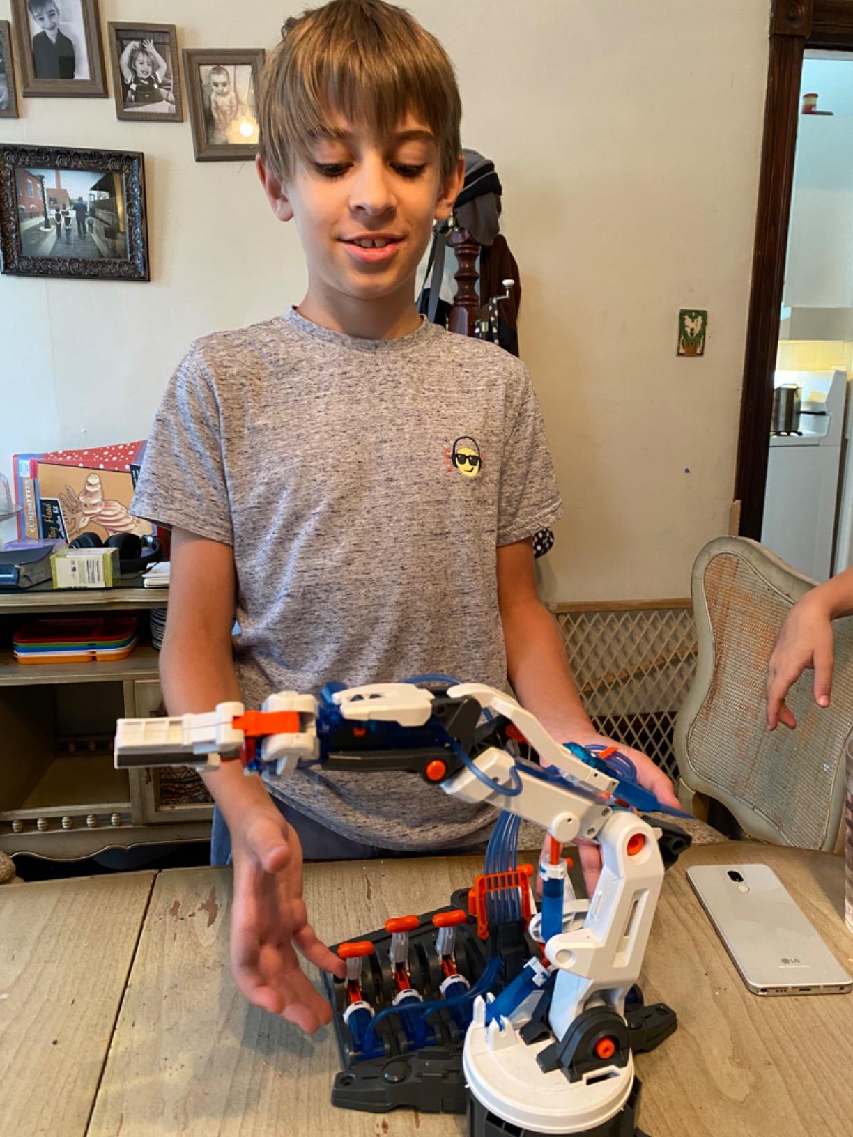 TEACH TECH Hydrobot Arm STEM Hydraulic Building Toy for Kids Ages 12+ customer photo 1