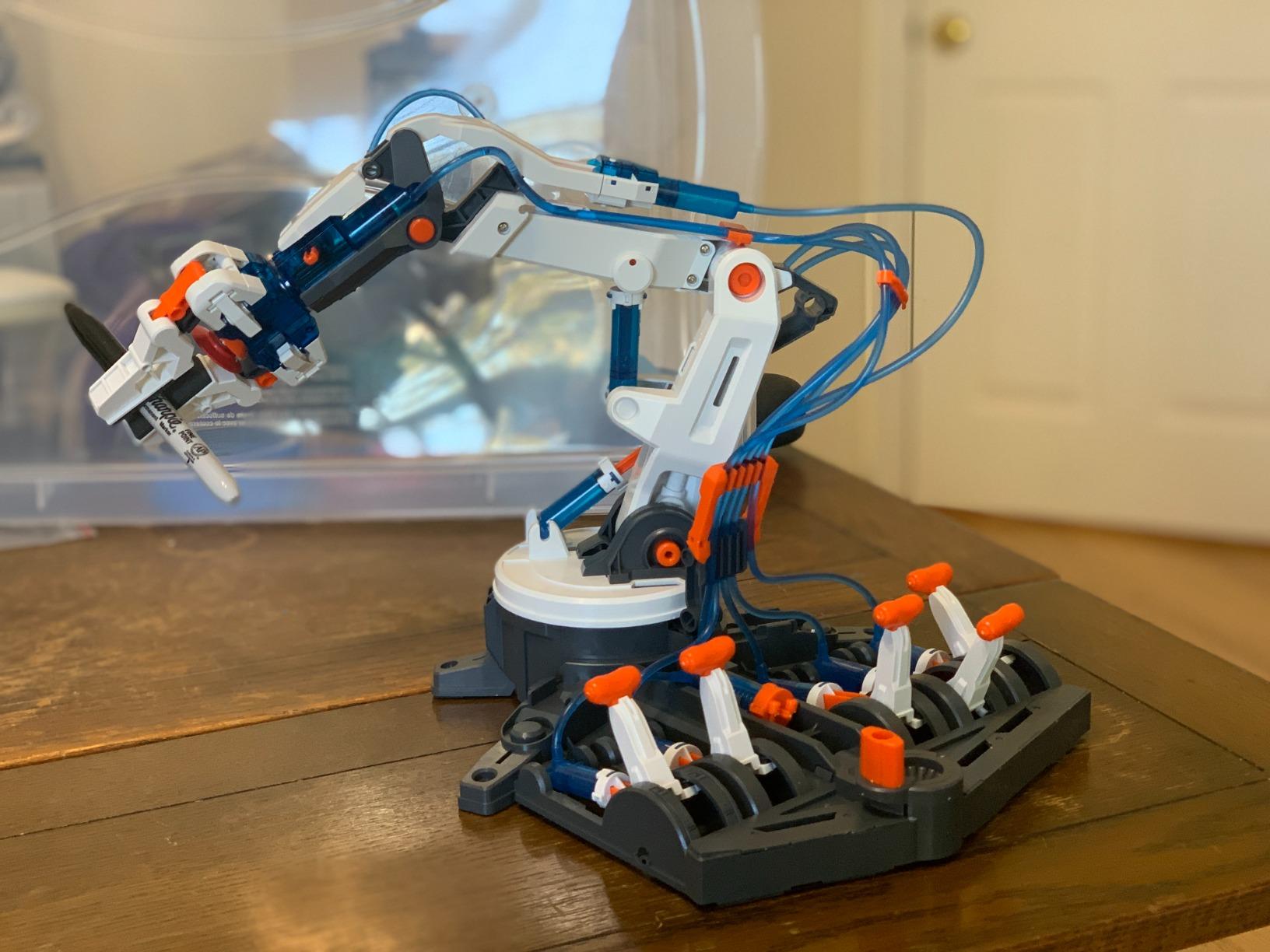 TEACH TECH Hydrobot Arm STEM Hydraulic Building Toy for Kids Ages 12+ customer photo 2