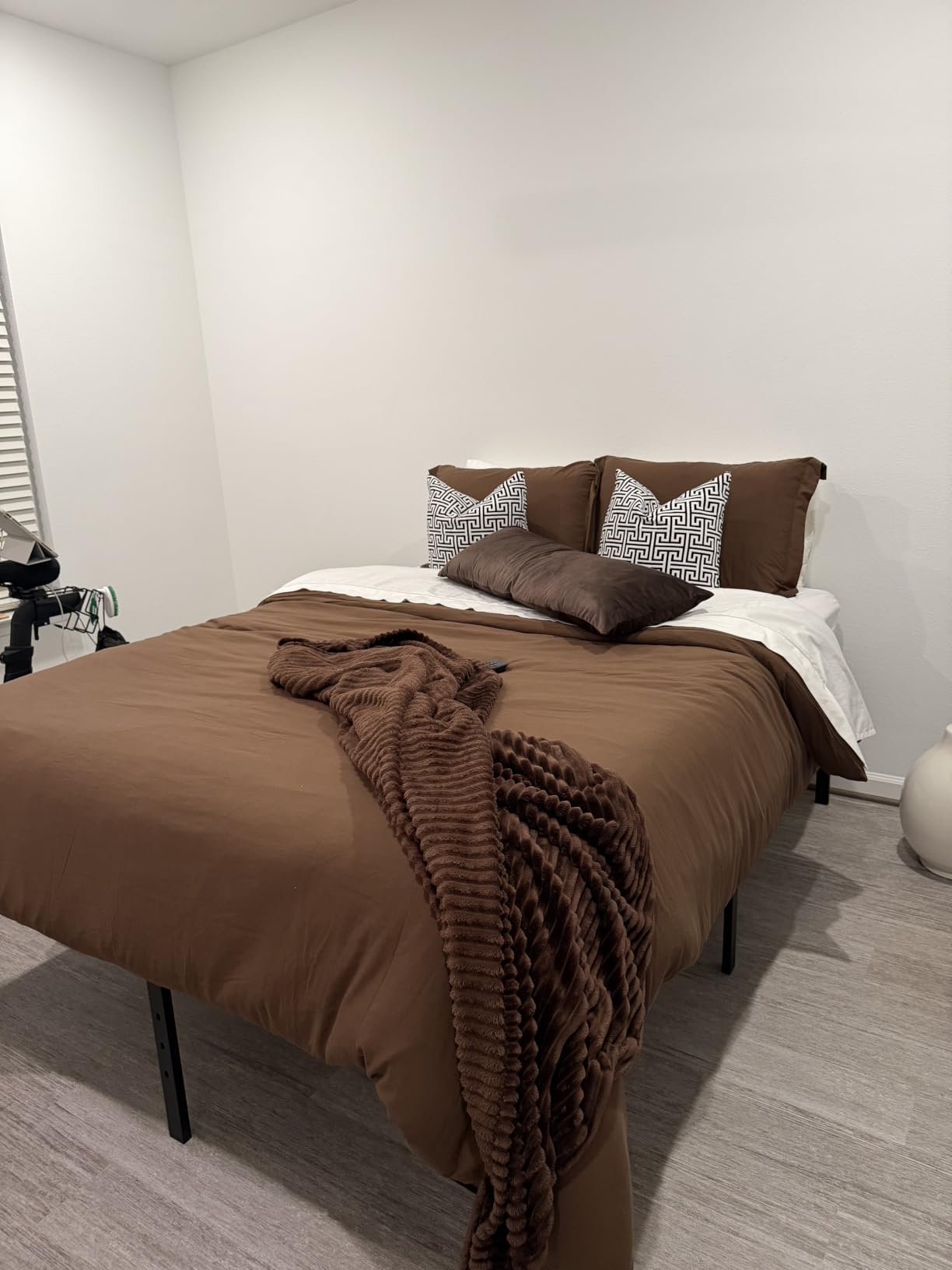 Bedsure Prewashed Duvet Cover Queen, Cotton-Like Soft Bedding Set, White customer photo 1