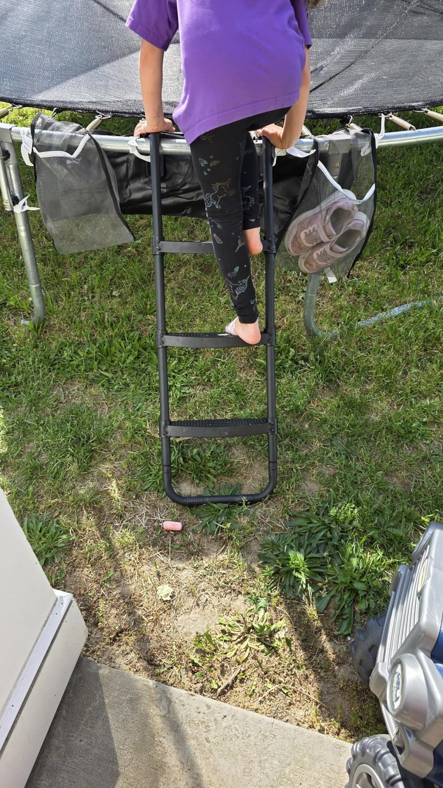 Eurmax USA Universal Trampoline Ladder,240 lbs Capacity,3 Wide Skid-Proof Steps&Shoe Storage Pocket,UV-Resistant Steel Stairs for Kids,Heavy Duty Universal Hook Fit,Trampoline Accessories for Children customer photo 1