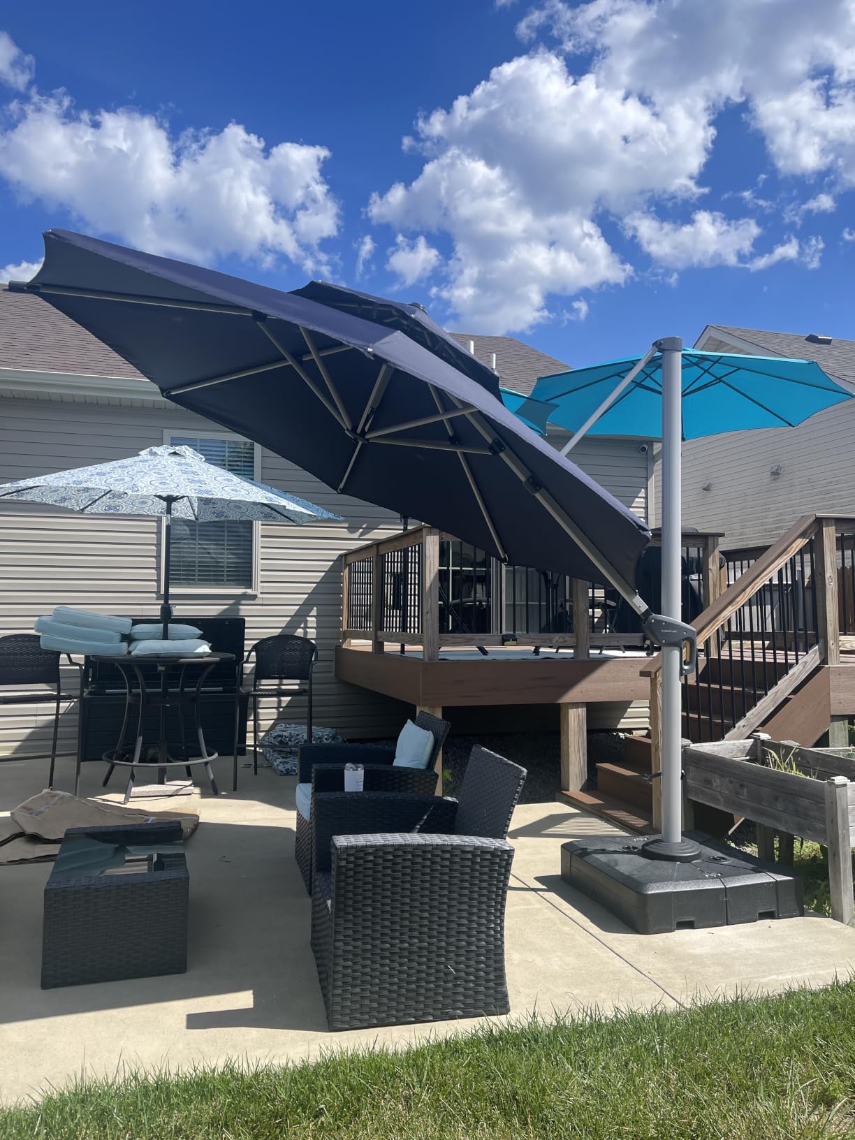 PURPLE LEAF Cantilever Patio Umbrella 10 FT Wind Resistant Canopy Brick Red customer photo 1