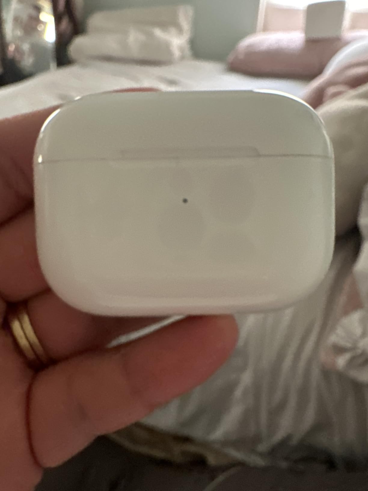 Apple AirPods Pro - 1st Gen (Renewed) customer photo 2