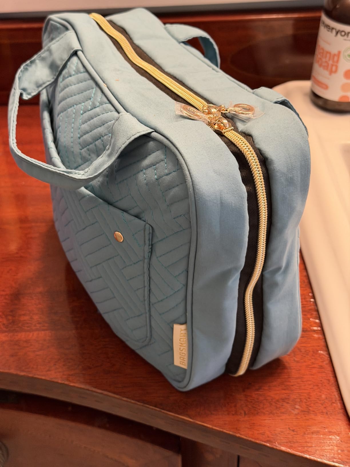 BAGSMART Large Toiletry Bag Travel Bag with Hanging Hook, Water-resistant Makeup Cosmetic Bag Travel Organizer for Accessories, Shampoo, Full Sized Container, Toiletries customer photo 1
