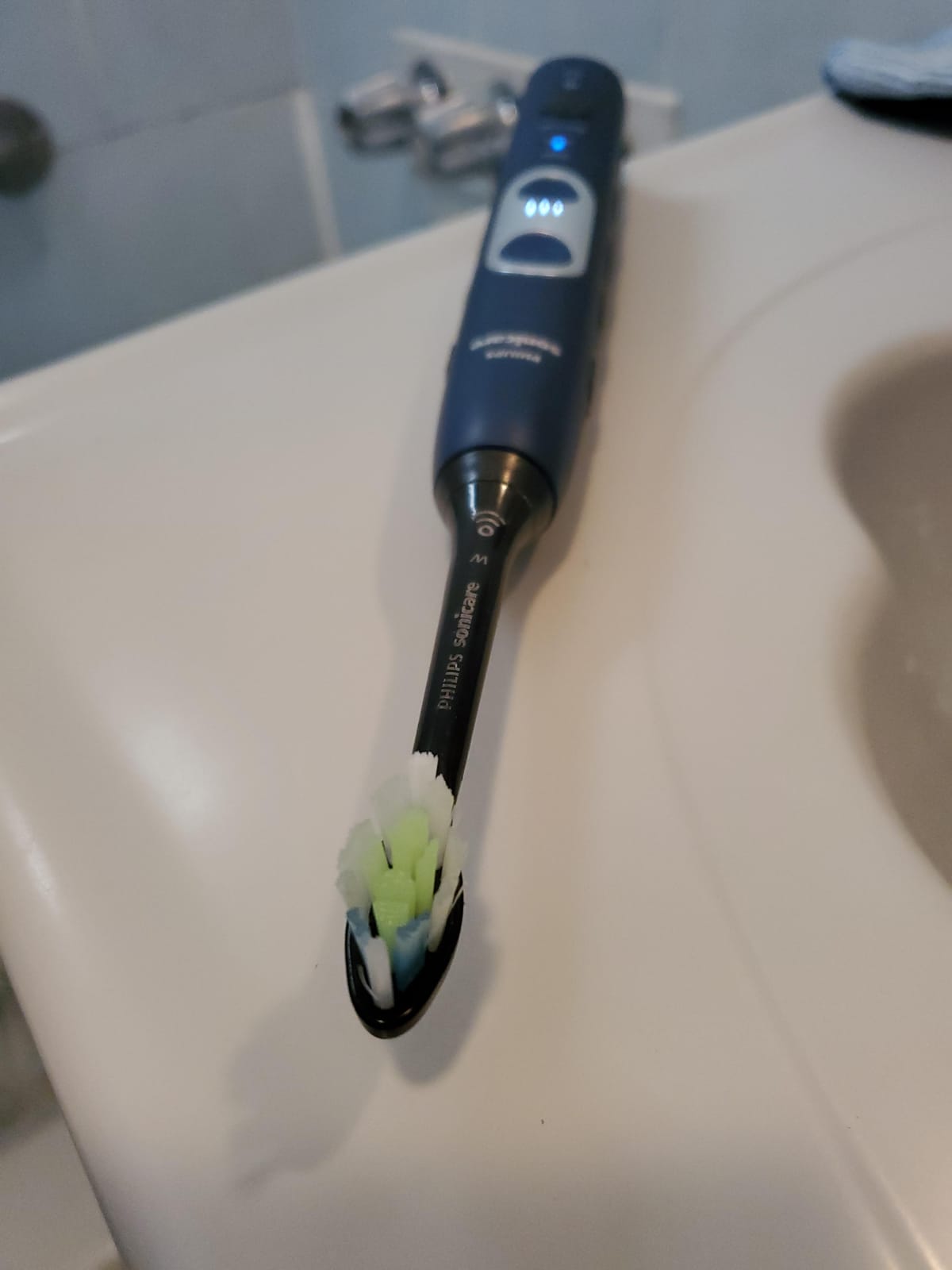 Philips Sonicare ProtectiveClean 6500 Rechargeable Electric Toothbrush customer photo 2