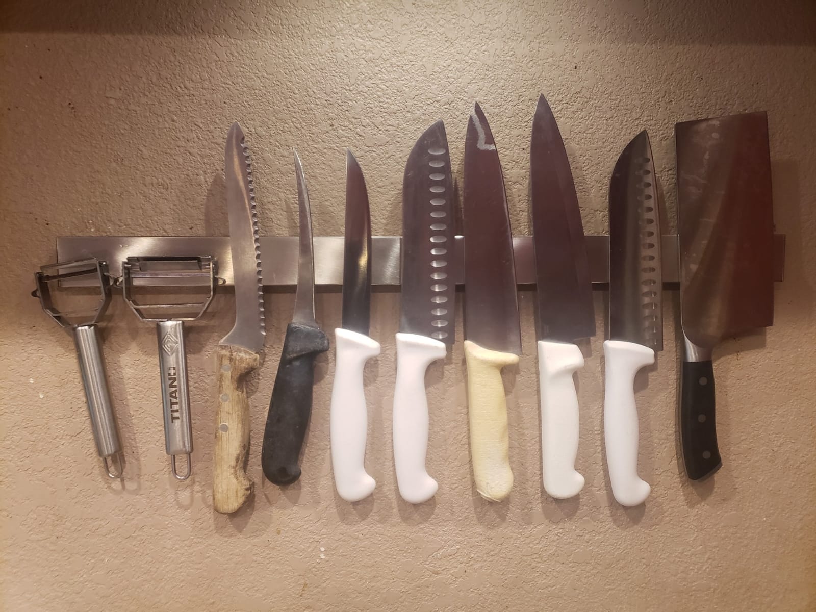 Ninonly 10 Inch Magnetic Knife Holder for Wall, Stainless Steel Knife Strip customer photo 2