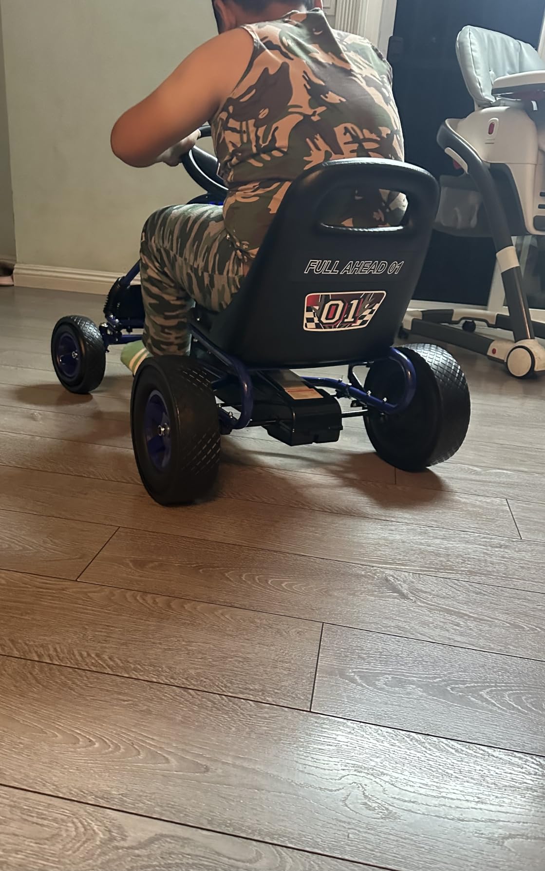 HOMGX Pedal Go Kart, Outdoor Kids Pedal Go Kart with Adjustable Bucket Seat, Steering Wheel, Rubber Wheels, Brake, Pedal Powered Ride On Kart for 3-5 Years Boys, Girls (Green) customer photo 1