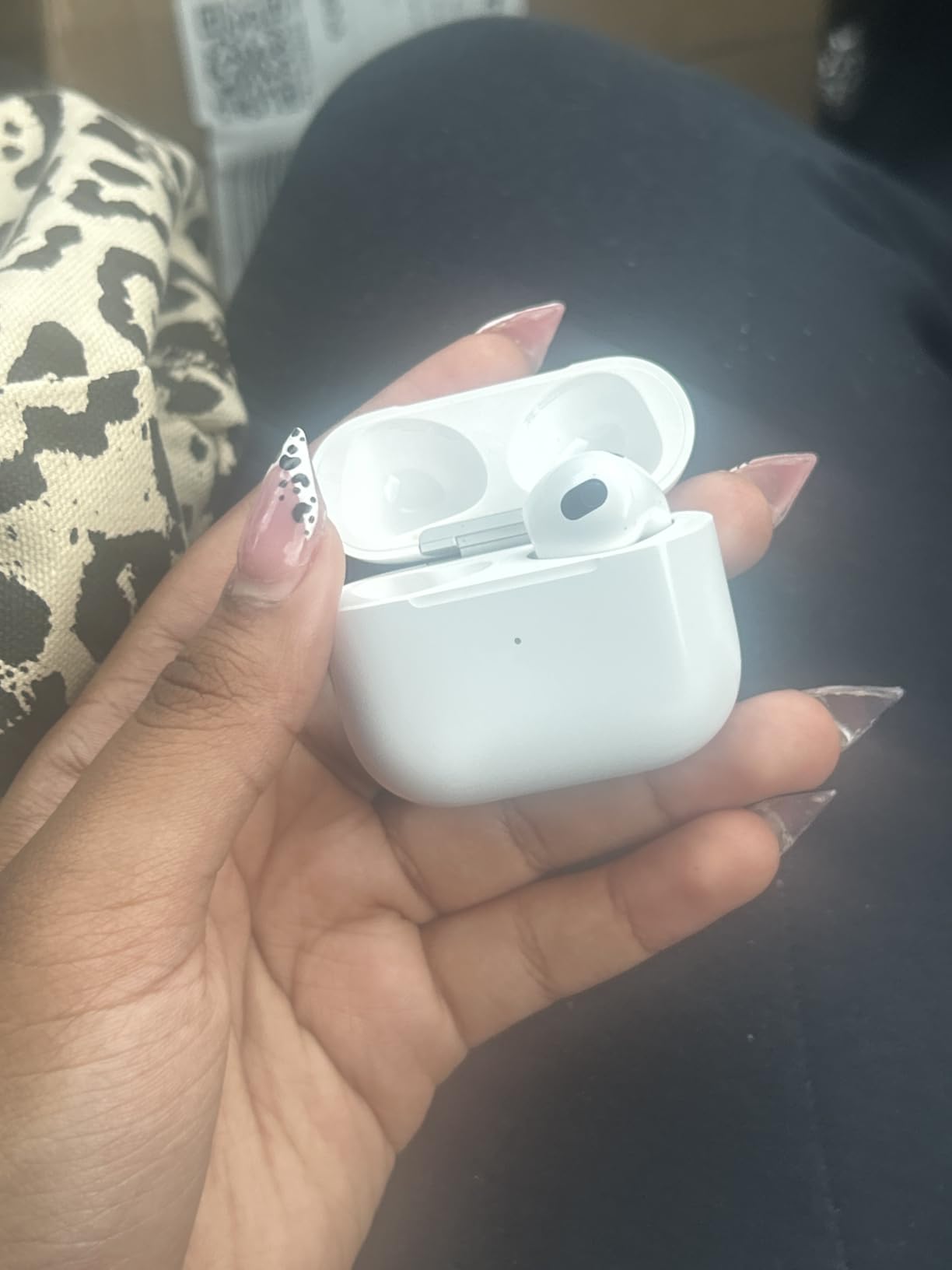 Apple AirPods (3rd Generation) (Renewed) customer photo 2