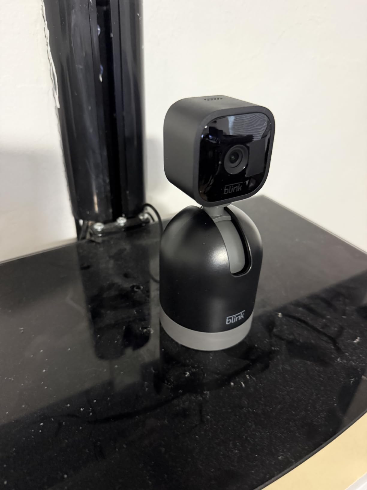 Blink Mini Pan-Tilt Camera (newest model), Rotating indoor plug-in smart security camera, two-way audio, HD video, motion detection, Works with Alexa (Black) customer photo 1