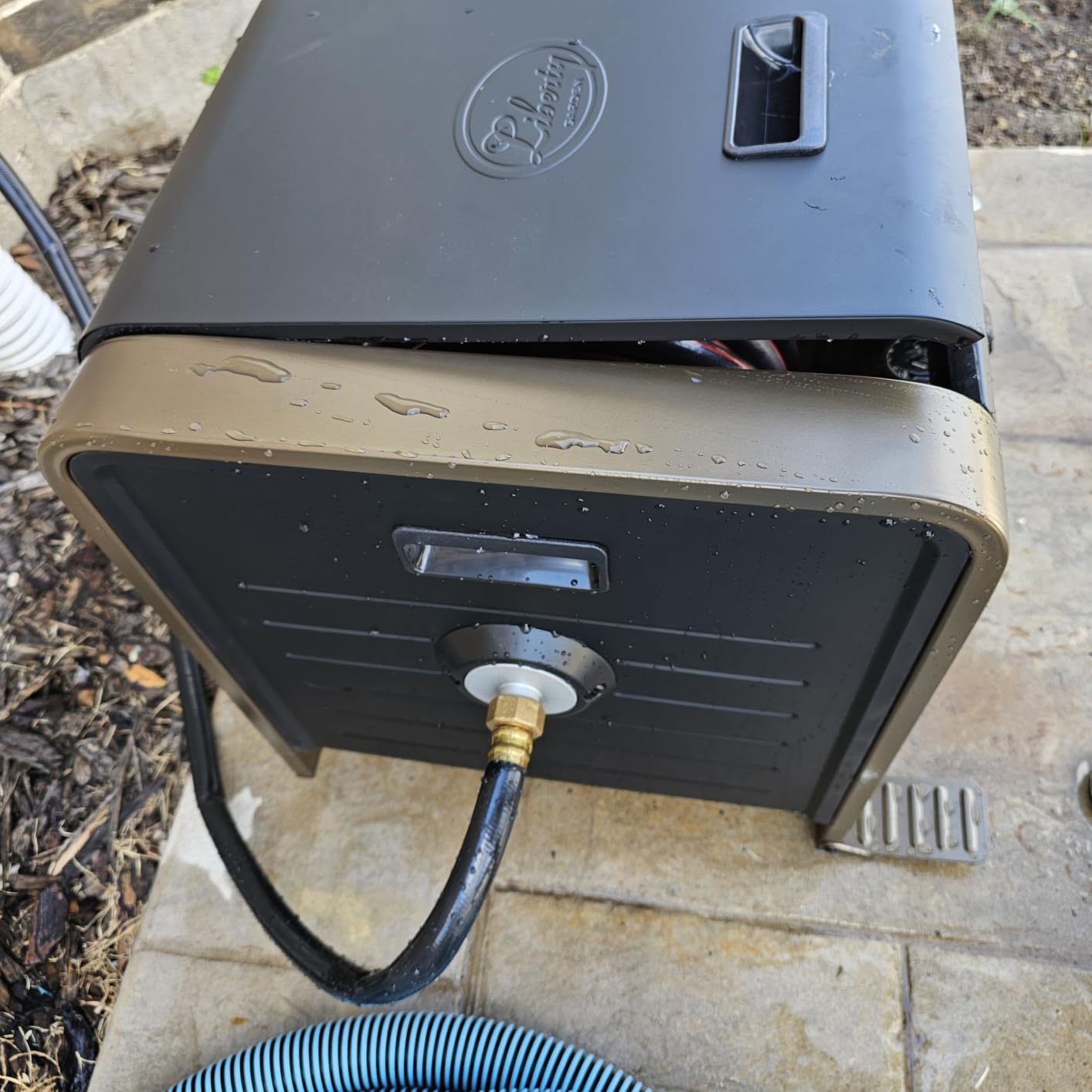 Liberty Garden 778 200' Hose Storage Box, Bronze, 23 x 16.9 x 18.15 inches customer photo 2