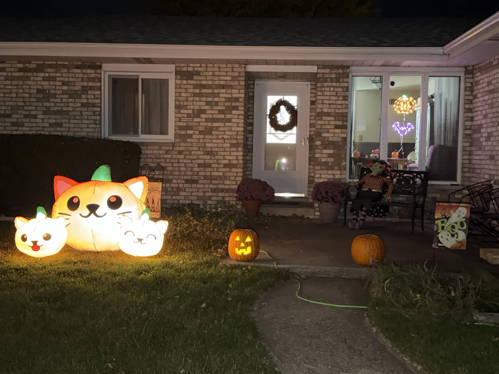 COMIN Halloween Inflatable 5FT Long Three Pumpkin Cat Head Combo with Built-in LEDs, Blow Up Yard Decoration for Holiday Party Indoor, Outdoor, Yard, Garden, Lawn customer photo 2