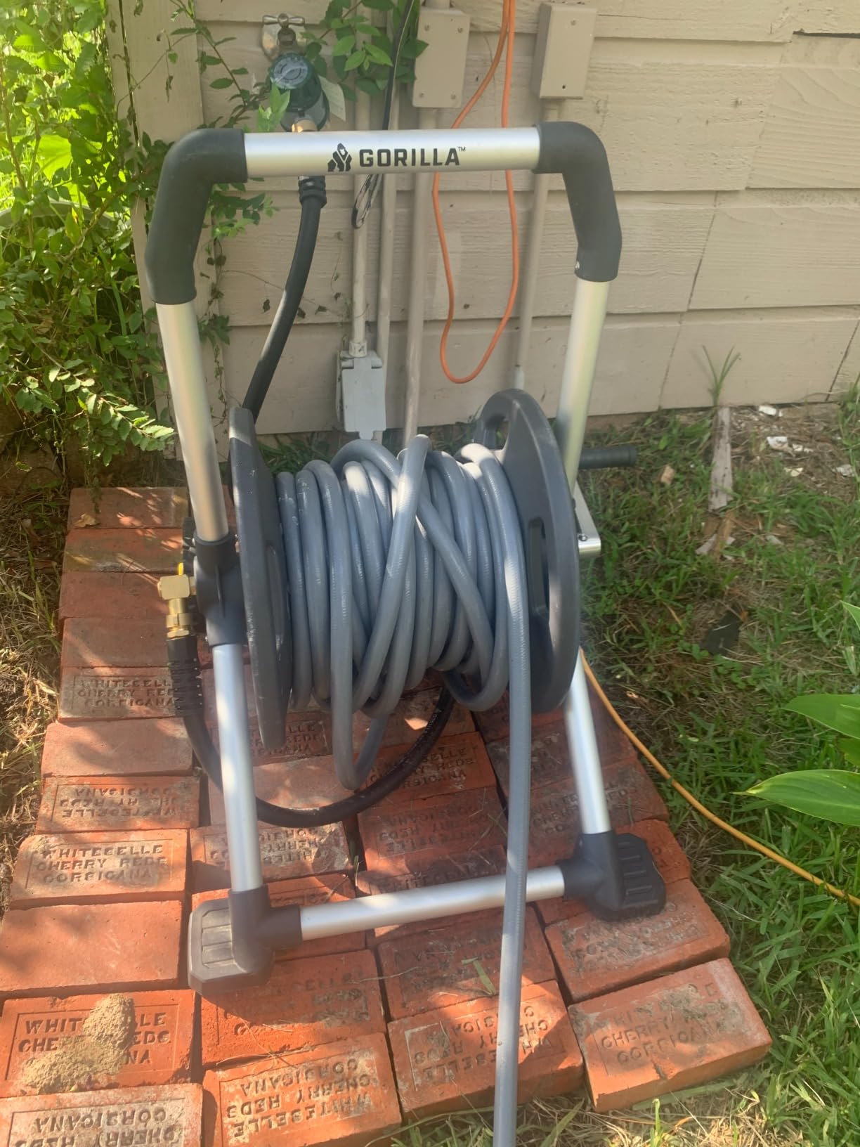 Gorilla Mobile Aluminum Garden Hose Reel, 225 Ft, Zero-Rust, No-Leak Brass customer photo 1