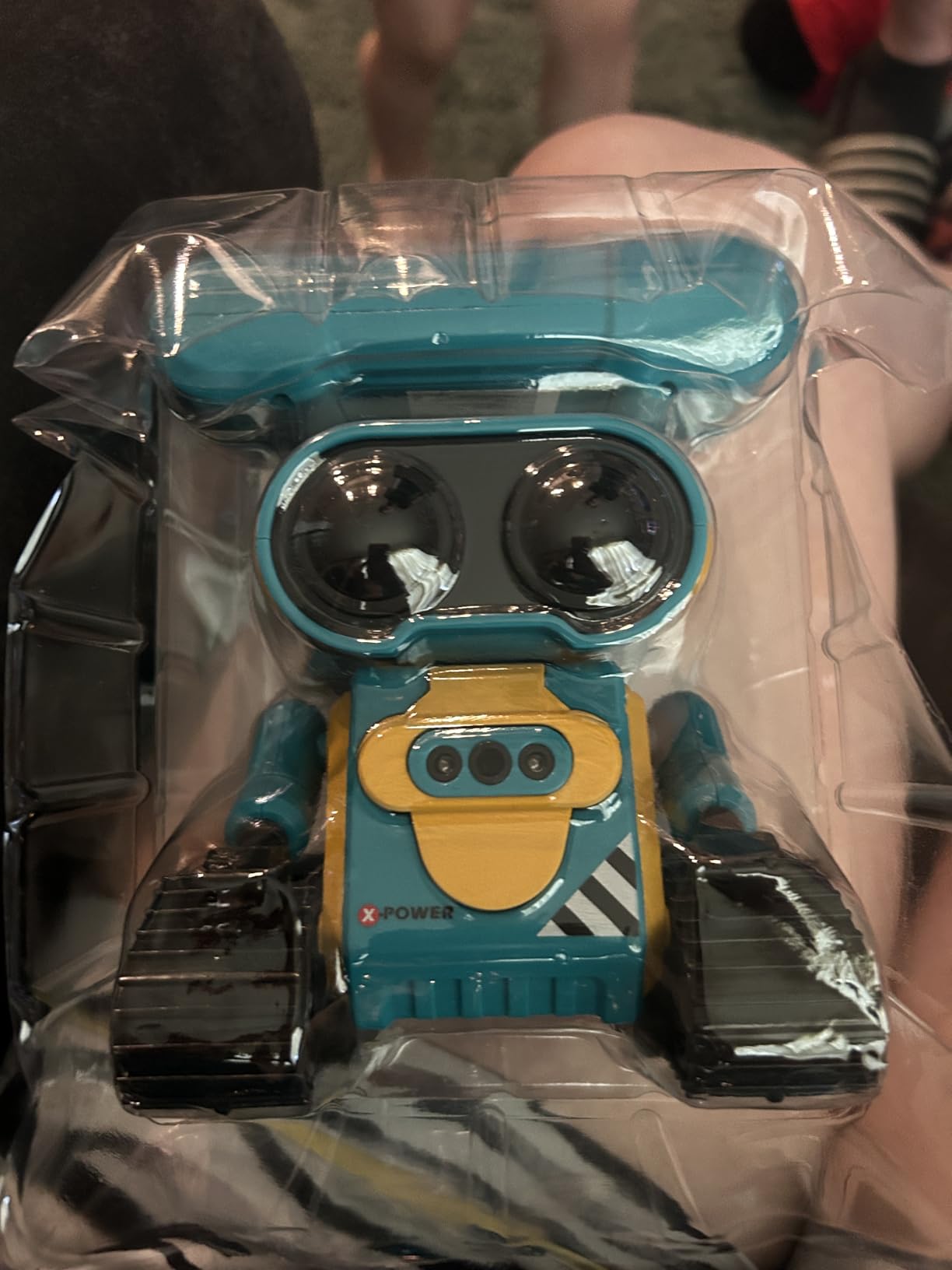 Hamourd Robot Toys for 3 Years Old Boys Girls- Rechargeable Remote Control Robots, Emo Robot with Auto-Demonstration, Flexible Head & Arms, Dance Moves, Music, and Shining LED Eyes, Kids Toys Gifts customer photo 1