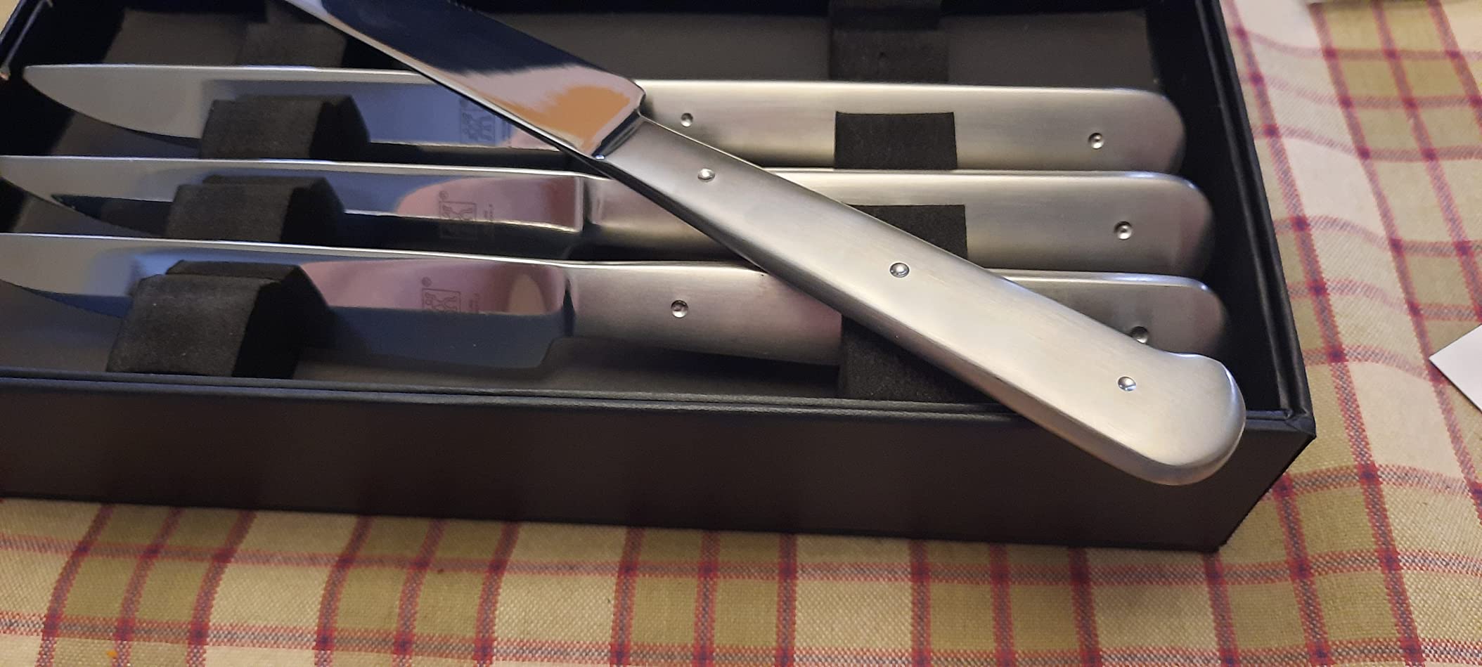 ZWILLING Porterhouse 2pc Stainless Steel Carving Knife Set with Fork in Red Presentation Box, Gift Set customer photo 1