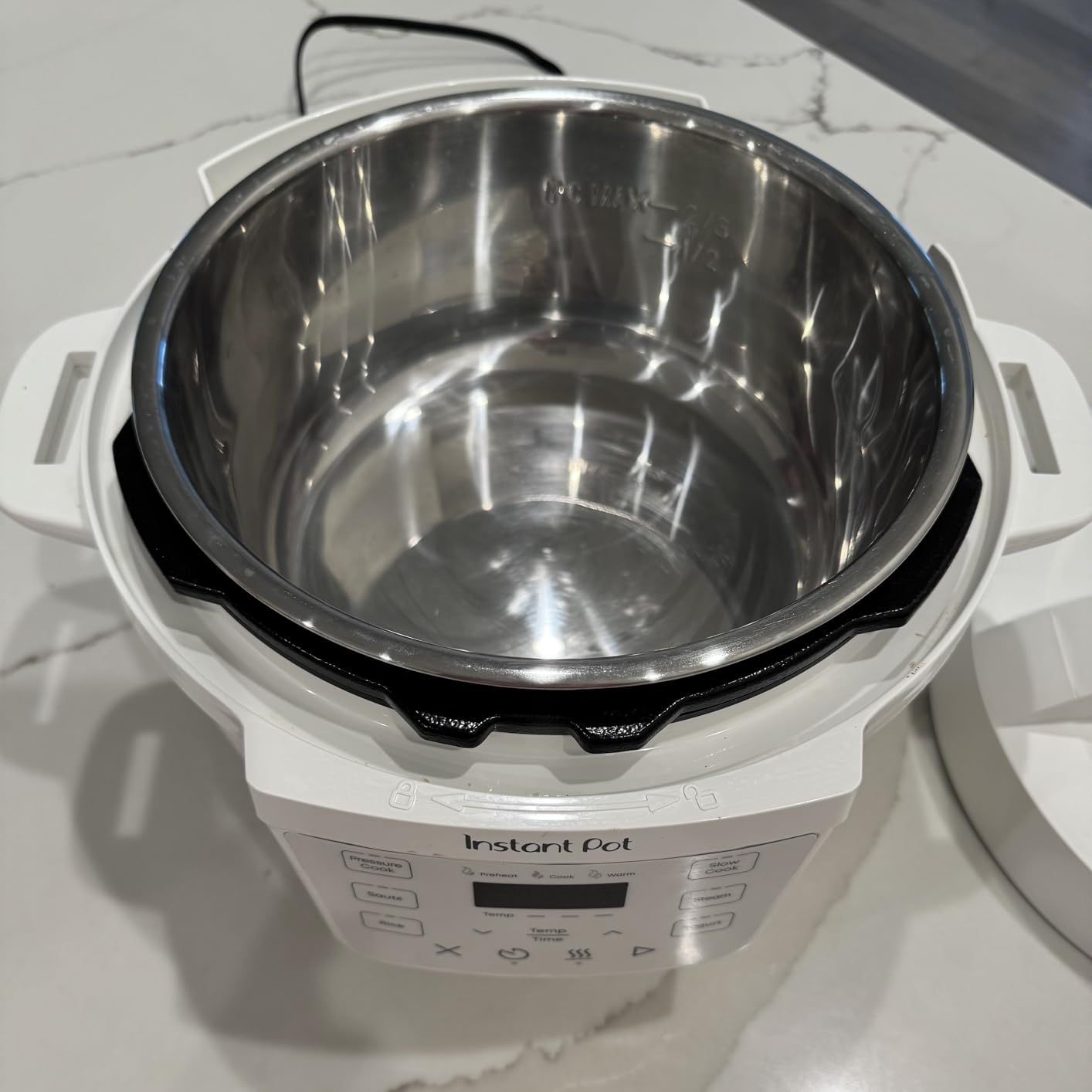Instant Pot Rio Wide 7.5 Qt 7-in-1 Electric Pressure Cooker, WhisperQuiet customer photo 1