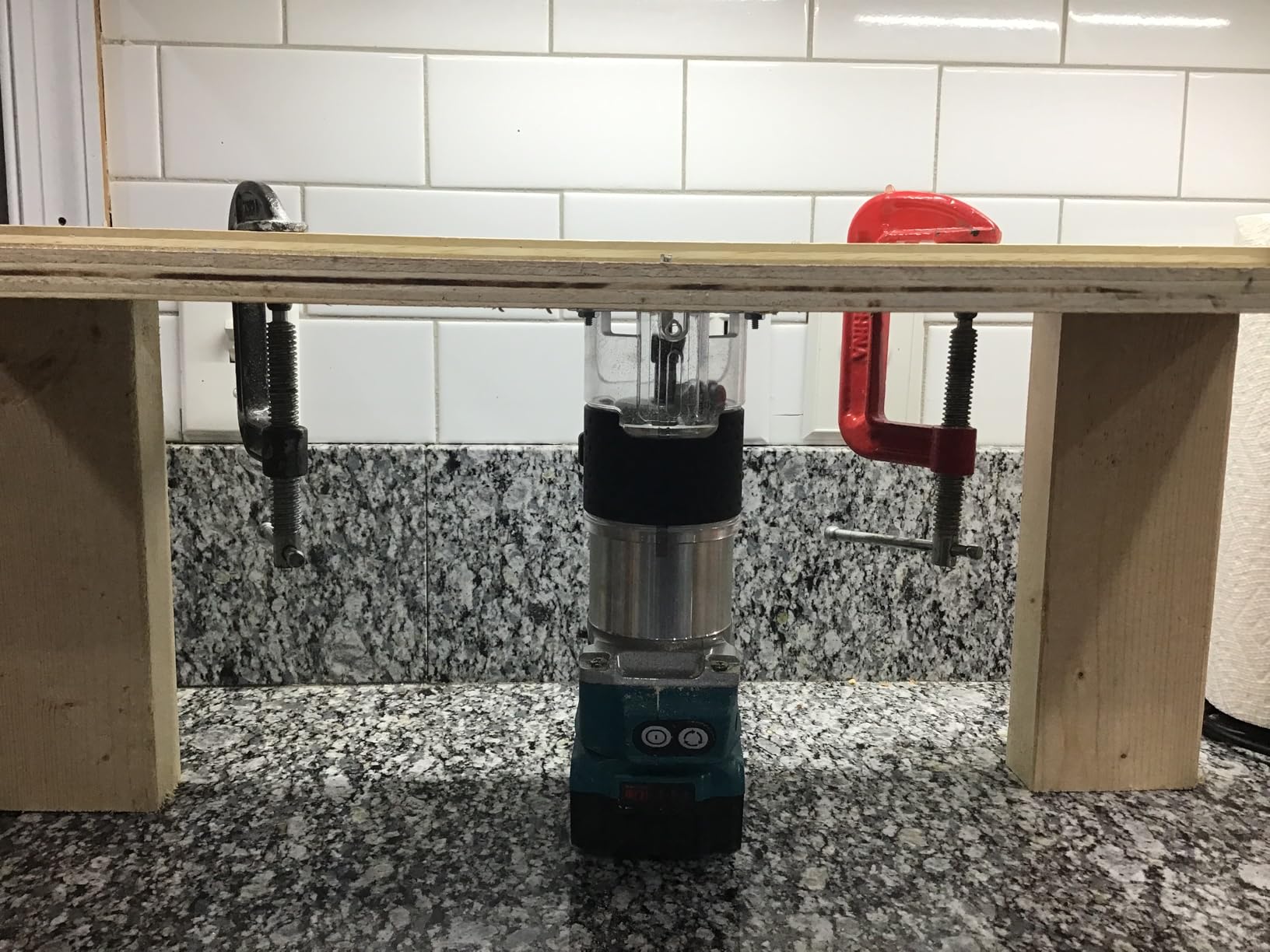 VEVOR Compact Router 1.25HP With Fixed Base, Plunge Base and Tilt Base, Variable Speed Wood Router Kit Max Torque 30,000RPM For Woodworking & Furniture Manufacturing customer photo 2