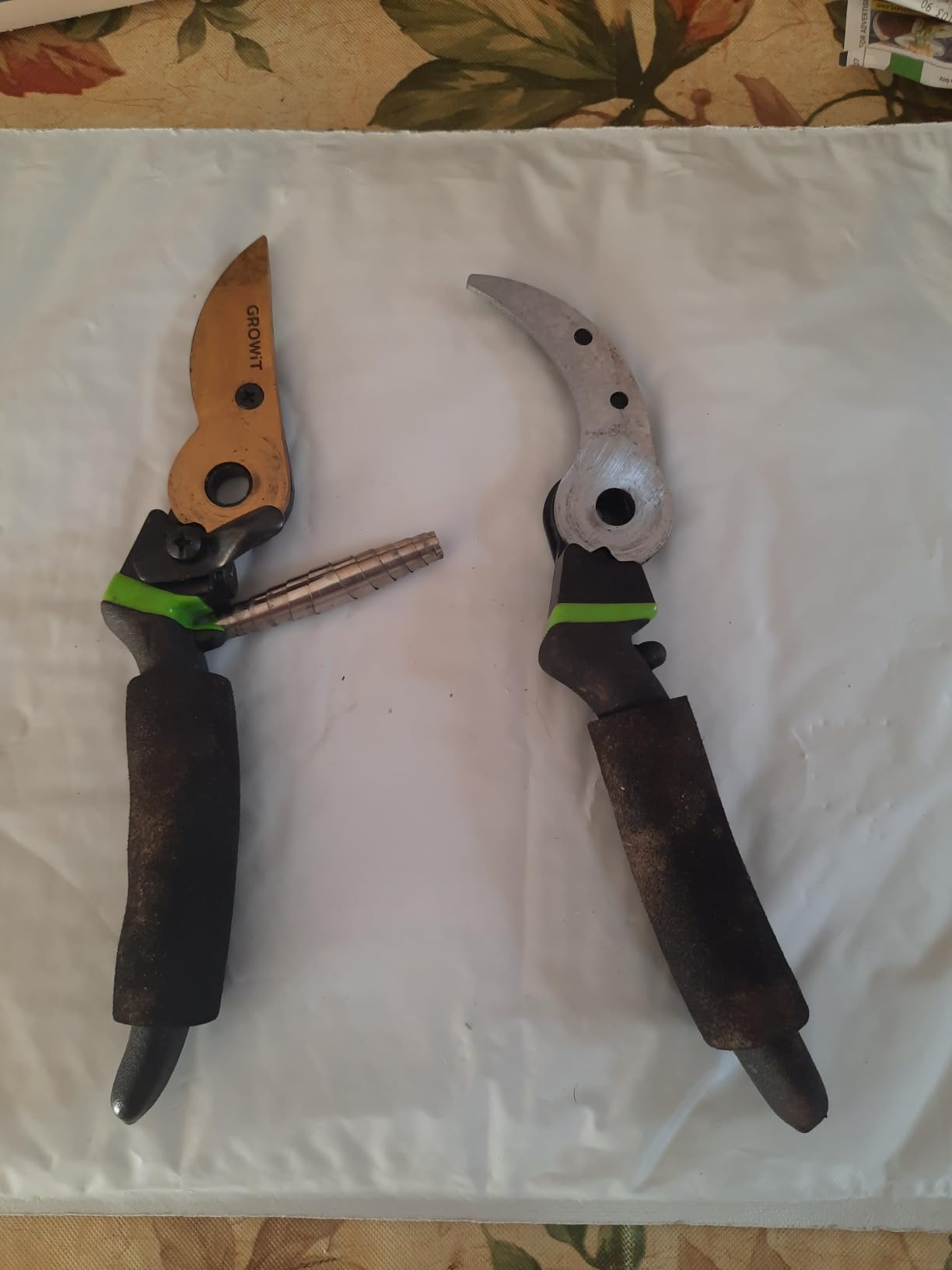 Ultra Sharp Japanese Steel Pruning Shears - Cuts 3X Easier, Weak Hand Arthritis Clippers, Rust-Resistant Titanium Coated Pruner, Effortlessly Cuts 3/4 Inch customer photo 2