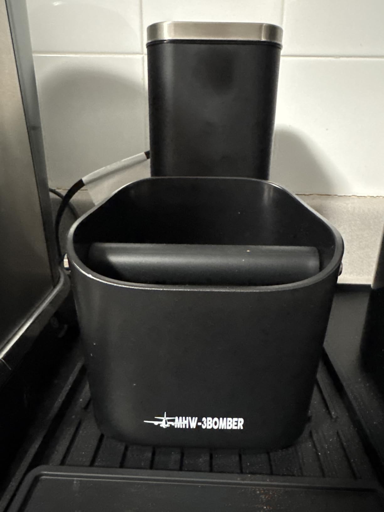 MHW-3BOMBER Espresso Knock Box, 1.2L(15 Cups) Coffee Knock Box with Removable Knock Bar and Anti-slip Pads for Espresso Puck, Coffee Ground, Durable Espresso Accessories, Black GB5967B customer photo 1