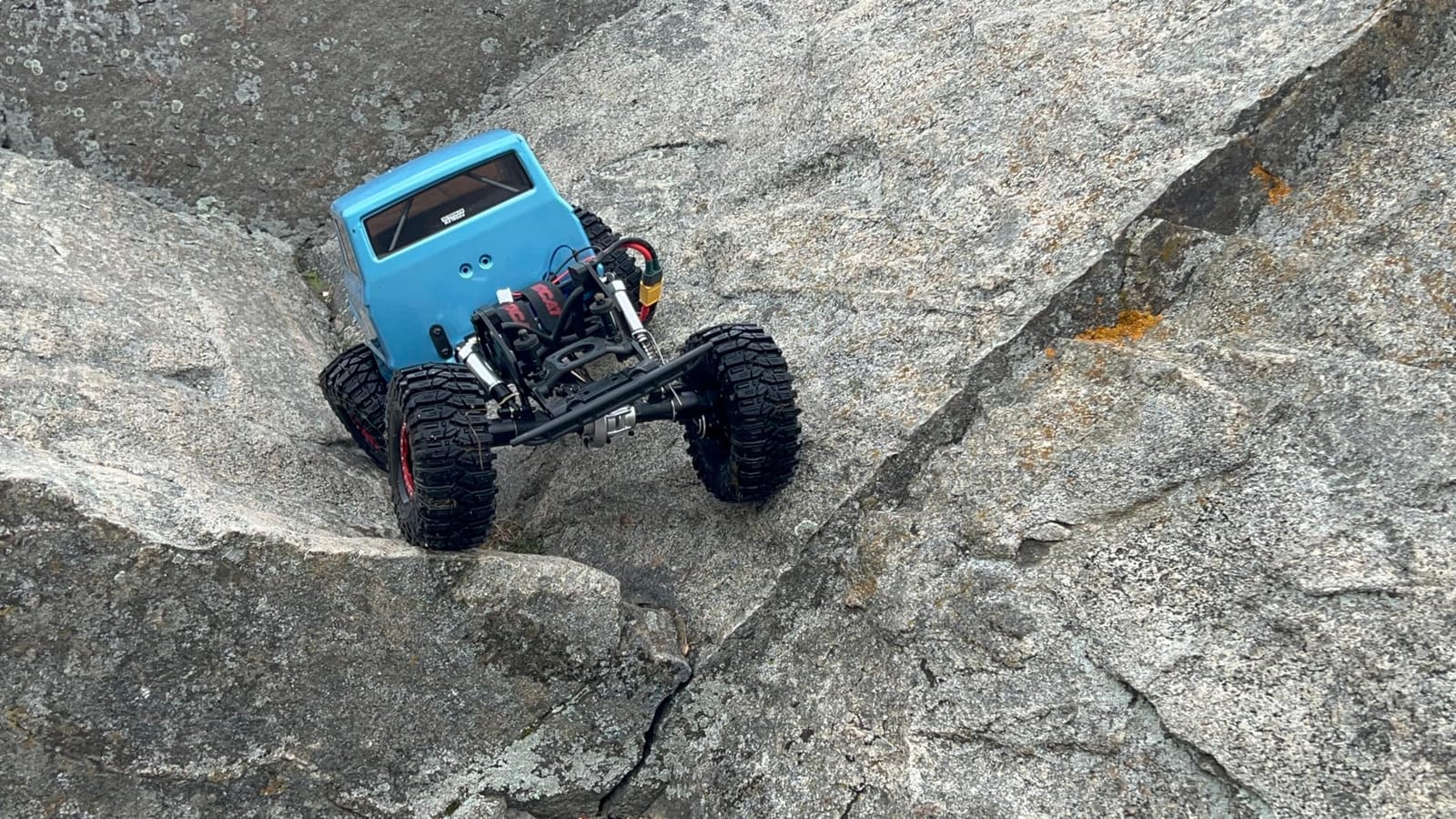 Redcat Ascent 1/10 Scale Rock Crawler – High-Torque 4WD RC Trail Truck with Portal Axles, Waterproof Electronics, LiPo Ready, RTR – Hobby-Grade Remote Control Rock Climber (Red) customer photo 2