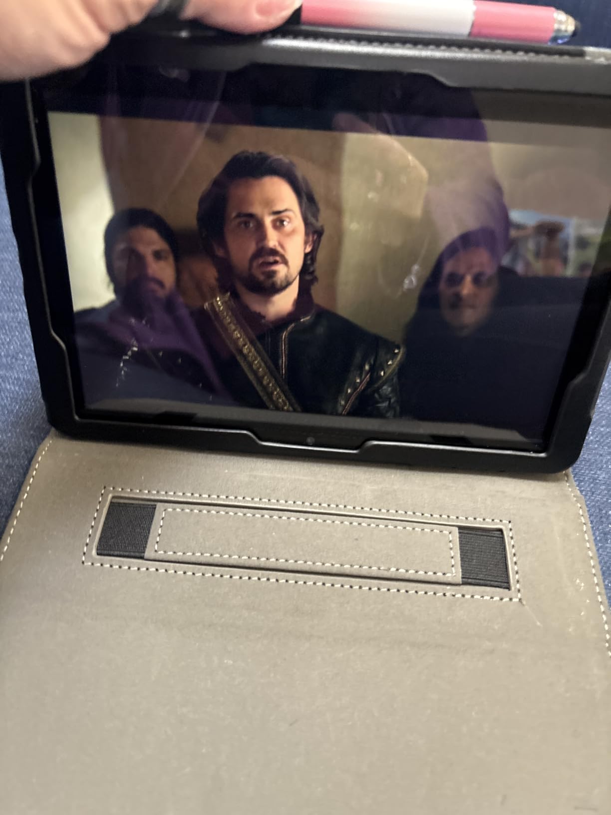 Amazon Fire HD 8 Like-New customer photo 1