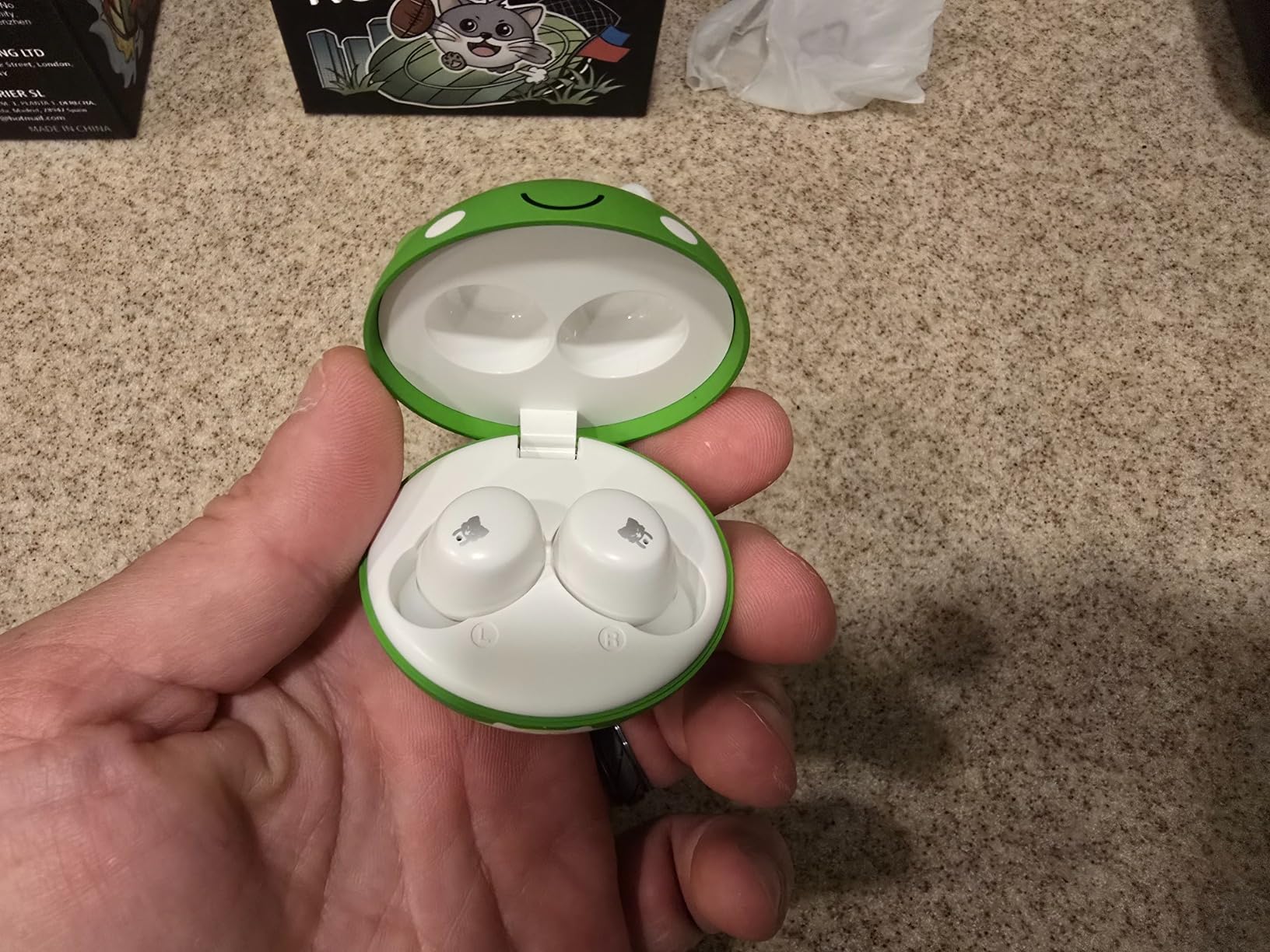 Kids Wireless Earbuds, 85dB Volume Limited, Frog customer photo 2