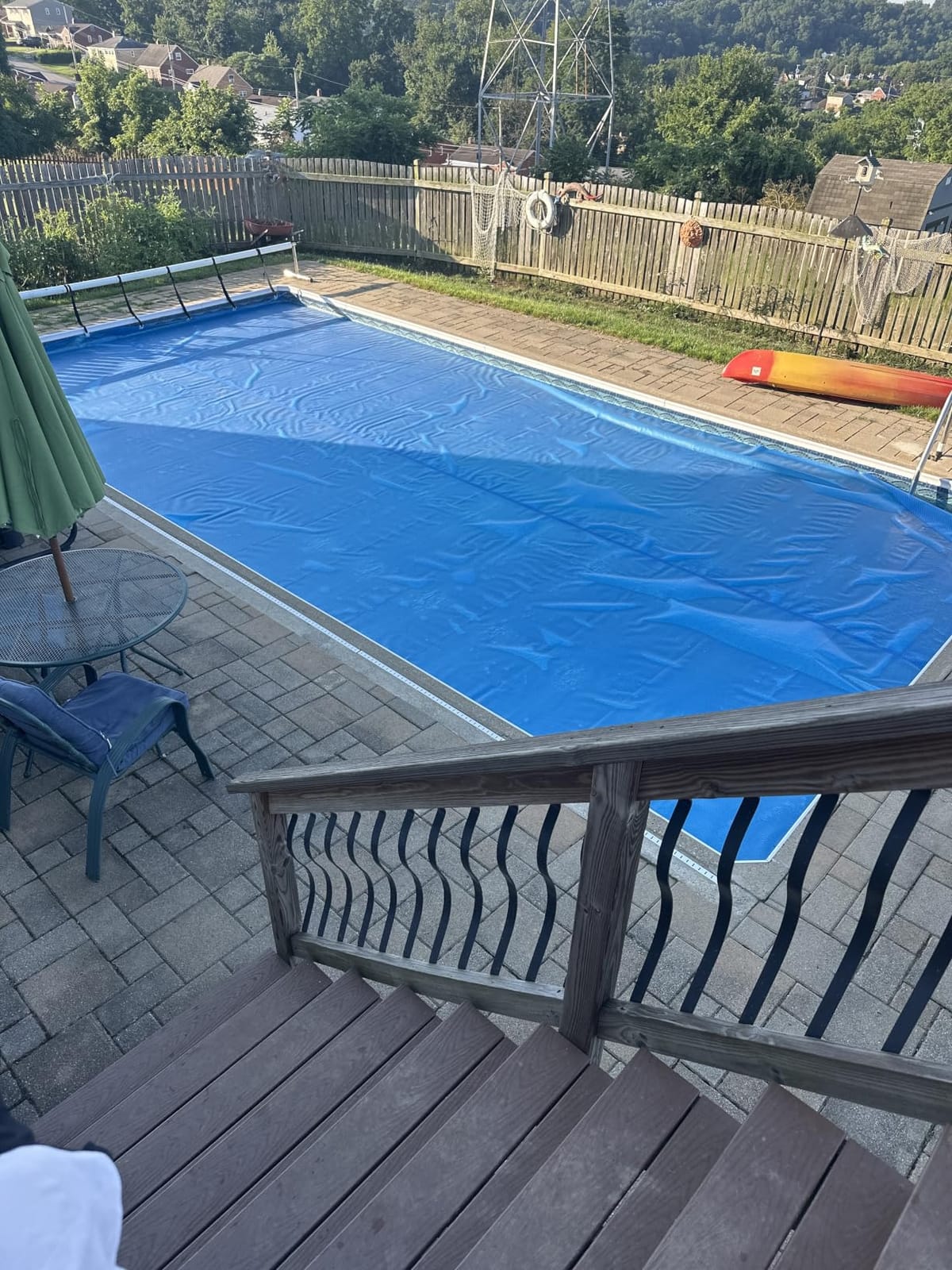 VEVOR Solar Pool Cover 28 x 14 ft, 16 Mil Rectangle Solar Blanket Blue customer photo 2
