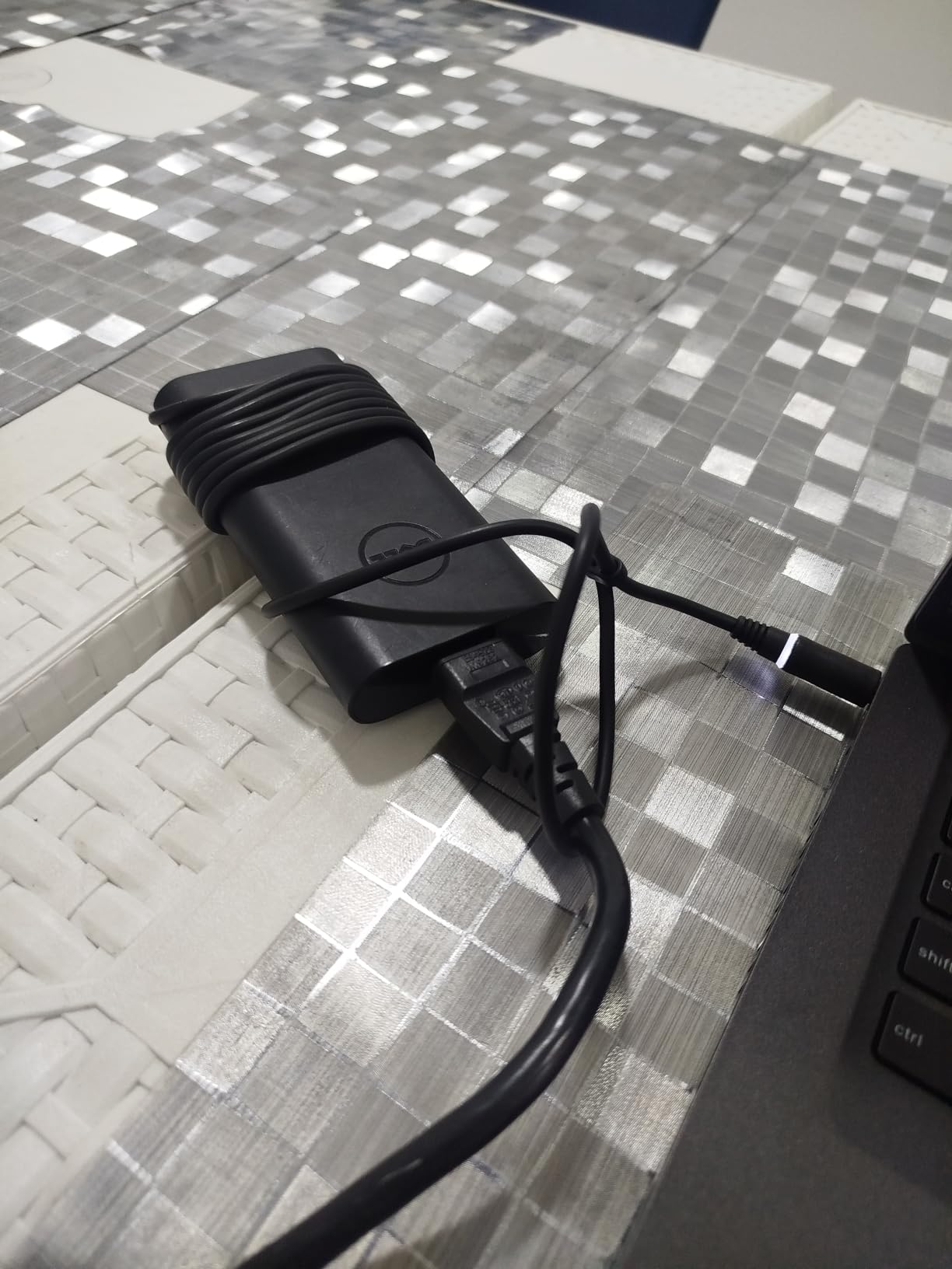 Dell Latitude 5400 Renewed customer photo 2
