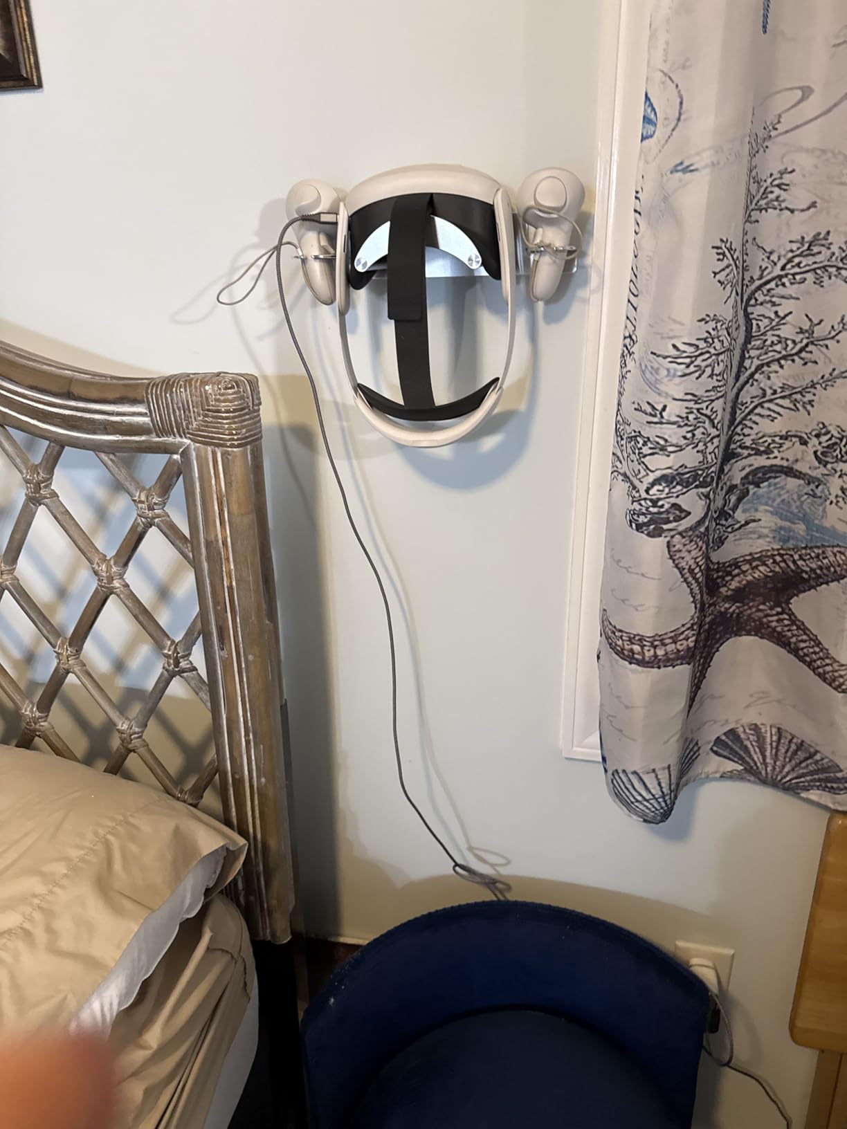 VR Wall Mount - Compatible with Meta Oculus Quest 3S/3/2/Pro/Rift-S, Aluminium VR Headset & Controller Hanger with Two Storage Options customer photo 1