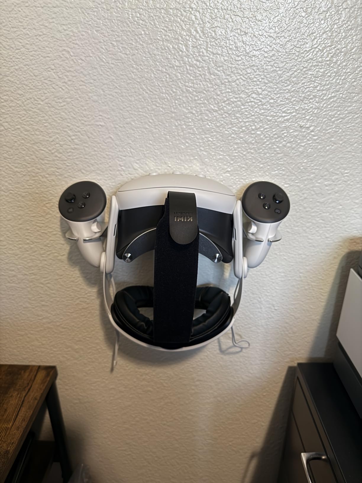 VR Wall Mount - Compatible with Meta Oculus Quest 3S/3/2/Pro/Rift-S, Aluminium VR Headset & Controller Hanger with Two Storage Options customer photo 2