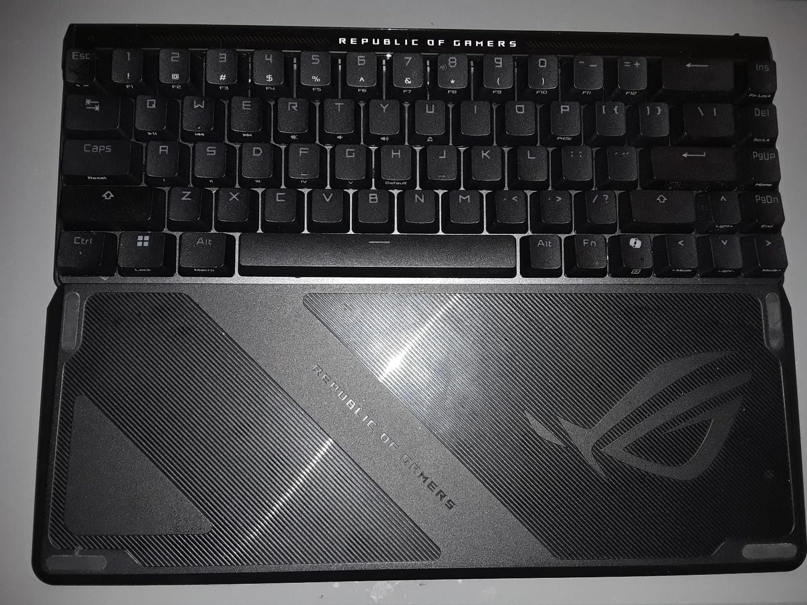 ASUS ROG Falchion Ace HFX Hall Effect Gaming Keyboard – 65% TKL, Dual USB-C, Magnetic Switches, Rapid Trigger, Speed Tap, 8000 Hz Polling, Touch Panel, Portable, Protective Cover, PBT Keycaps - Black customer photo 1