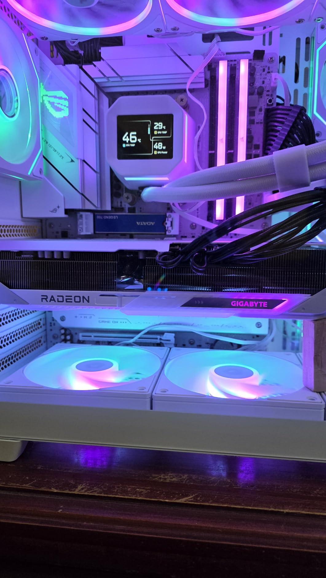 GIGABYTE RX 9070 XT Gaming OC customer photo 1