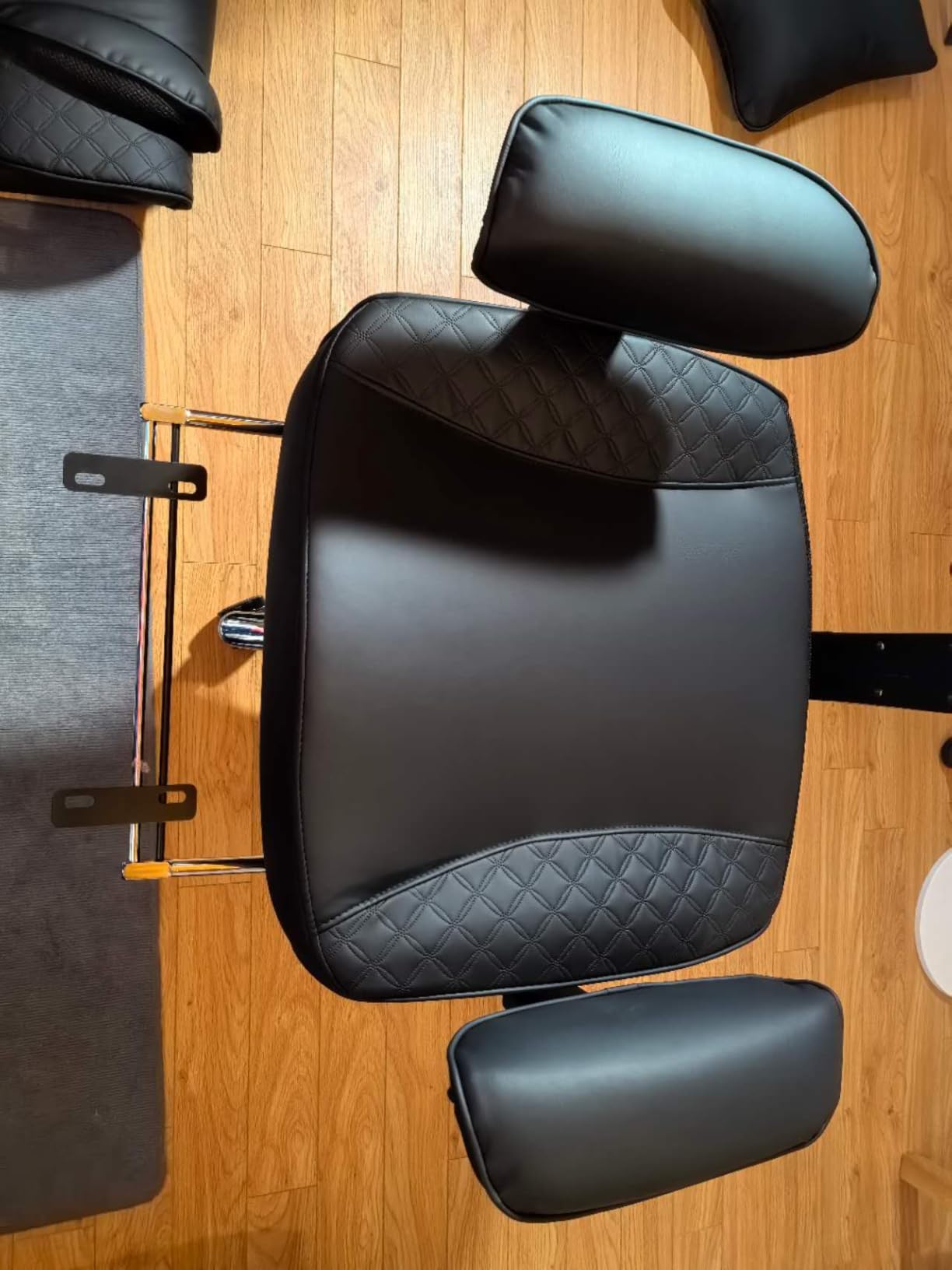 Office Desk Chair, Big and Tall Leather Gaming Chair with Footrest, Wide Ergonomic Comfy Executive High-Back Reclining Computer Chairs, Swivel Rolling Wheels and Padded Lumbar Support, Black Updated customer photo 2