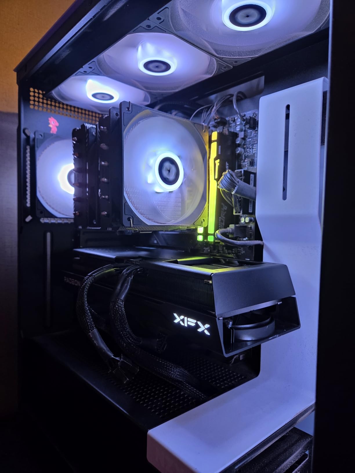 XFX Swift RX 9070 XT customer photo 1