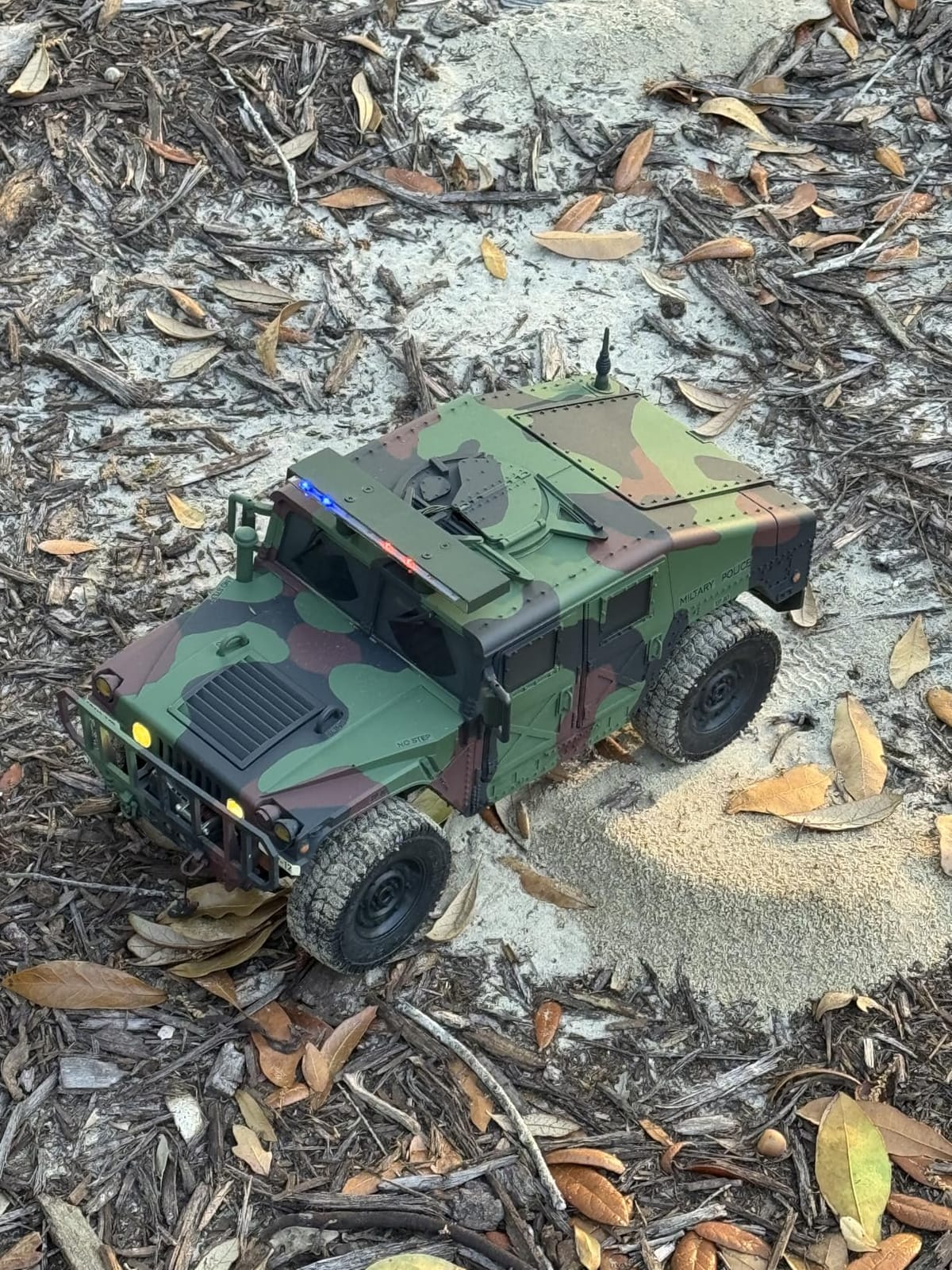 BEAURE 1:10 RC Willys Army Truck – 4x4 Rock Crawler with Winch Toy for Boys customer photo 1