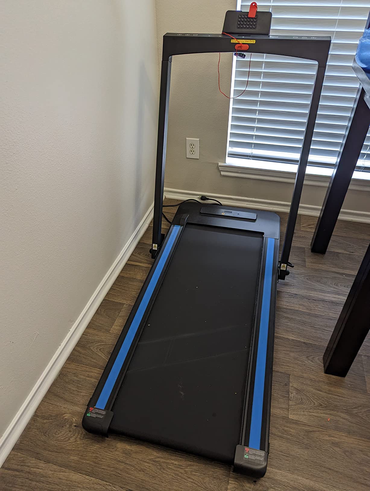 UREVO Foldable Treadmill with Adjustable Laptop Desk, 12% Auto Incline customer photo 1
