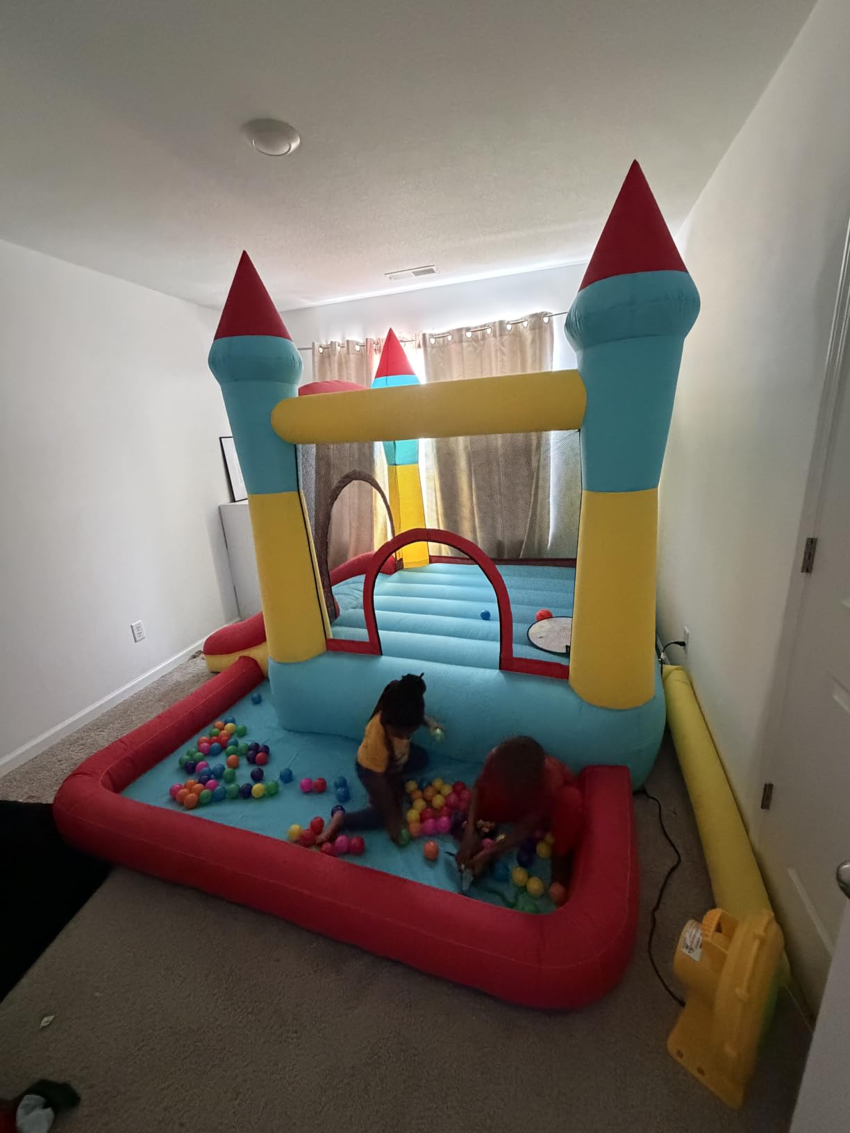 Bounce House for Kids 3-6, Toddler Indoor Outdoor Inflatable Bouncy Castle customer photo 1