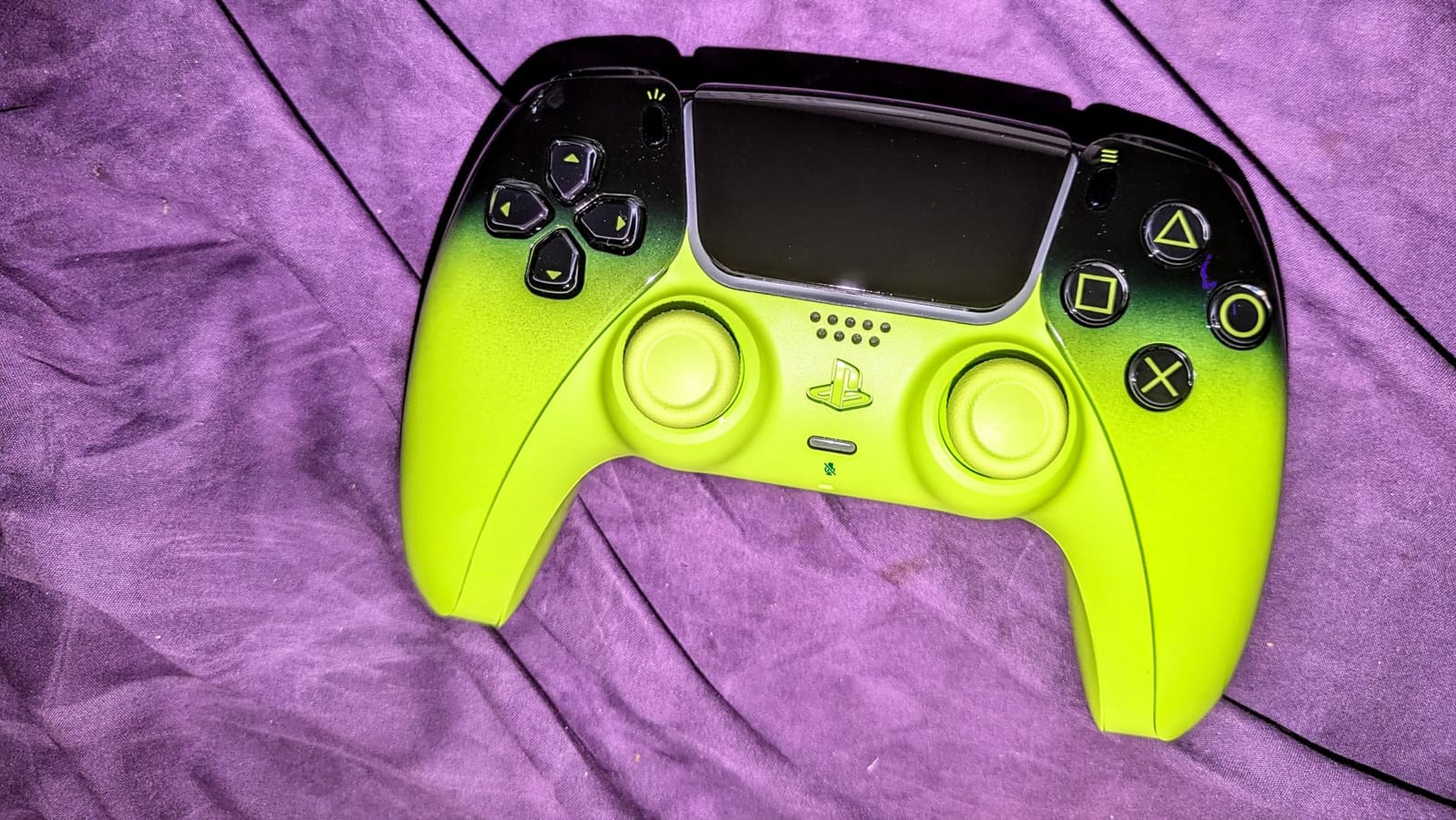 PlayStation DualSense customer photo 2