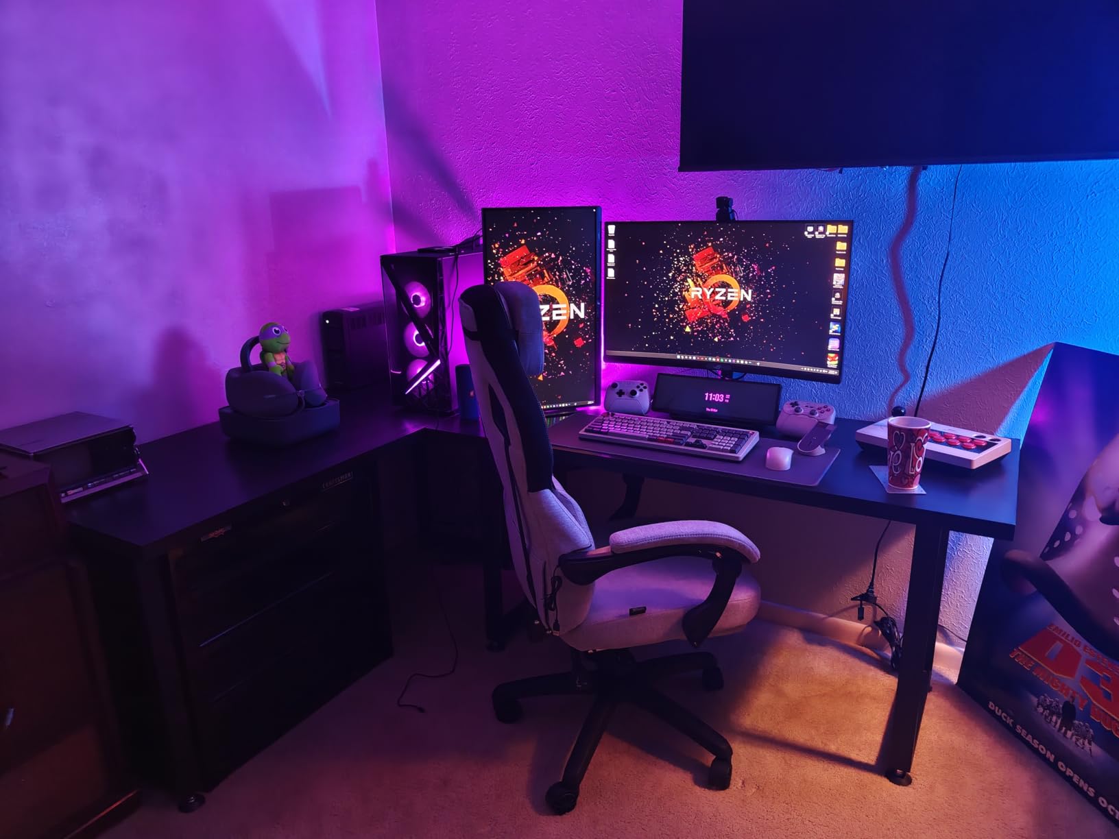 Dowinx Big and Tall Gaming Chair with Footrest, Black customer photo 2